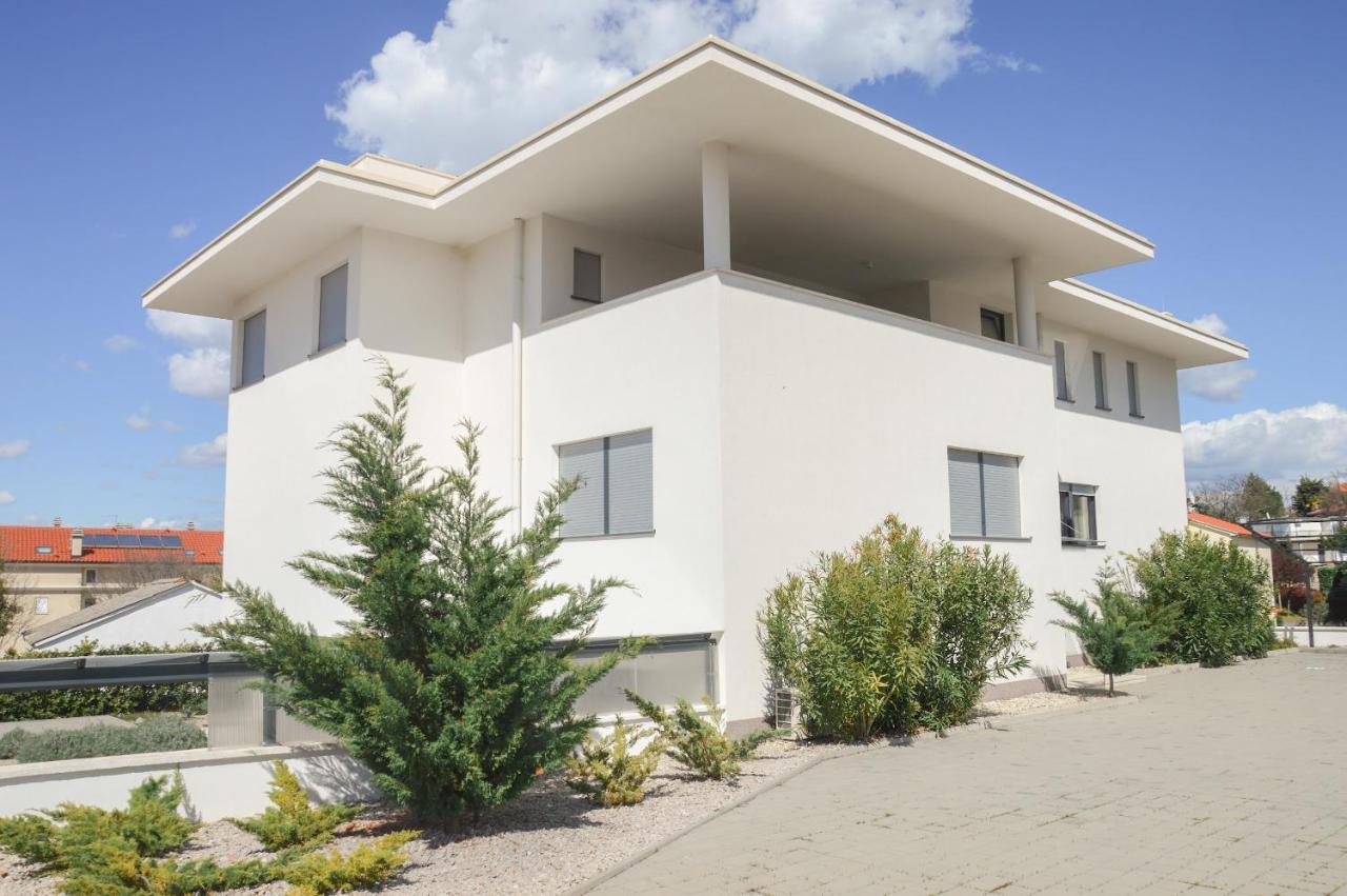 Rova Apartment Malinska Eksteriør billede